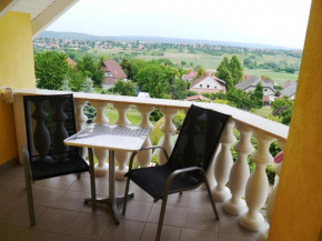  Villa-Erika Apartman  Альсопахок